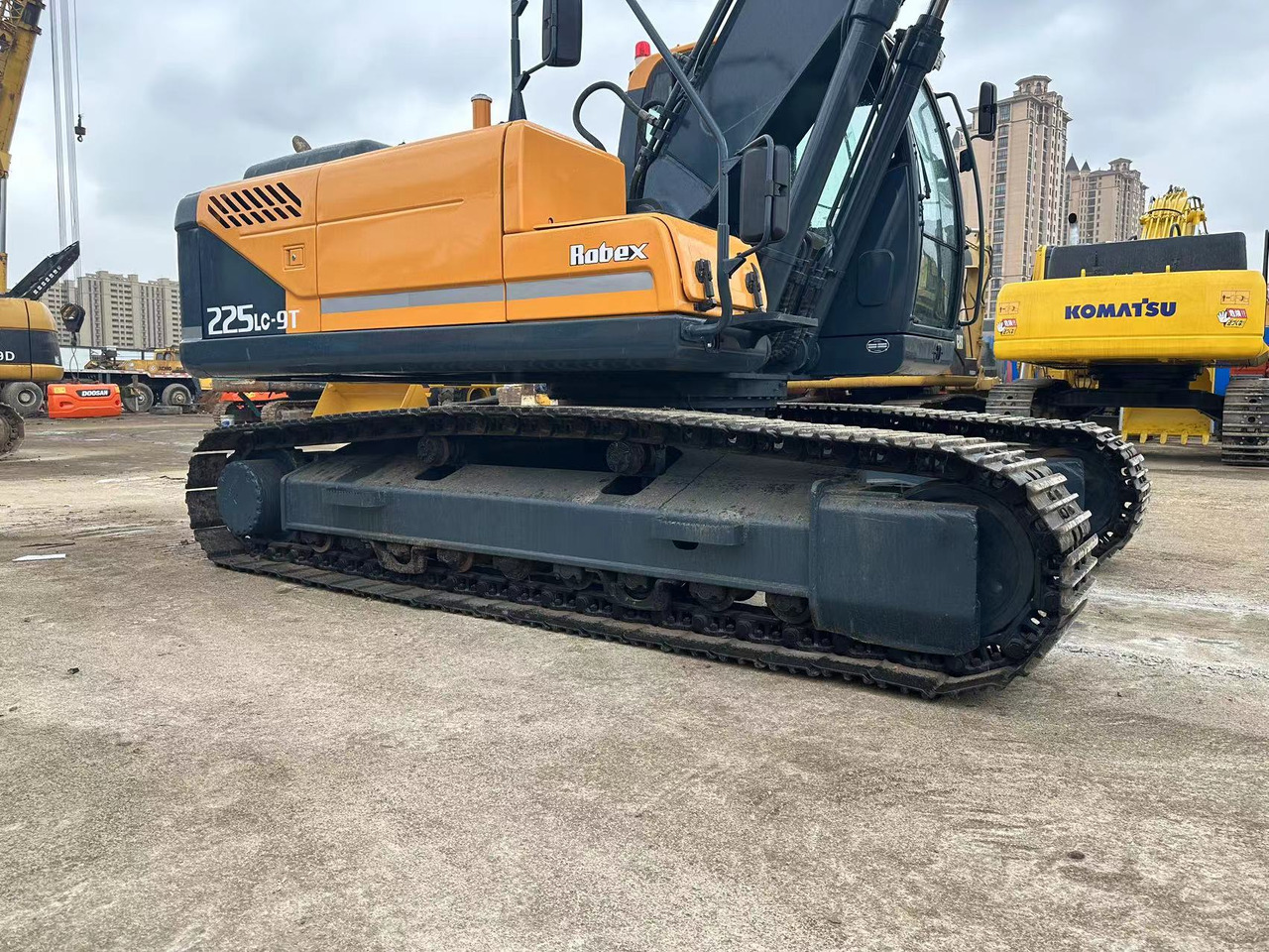 HYUNDAI 225 LC - 9T HX225HD - Гусеничный экскаватор: фото 2 HYUNDAI 225 LC - 9T HX225HD - Гусеничный экскаватор: фото 2