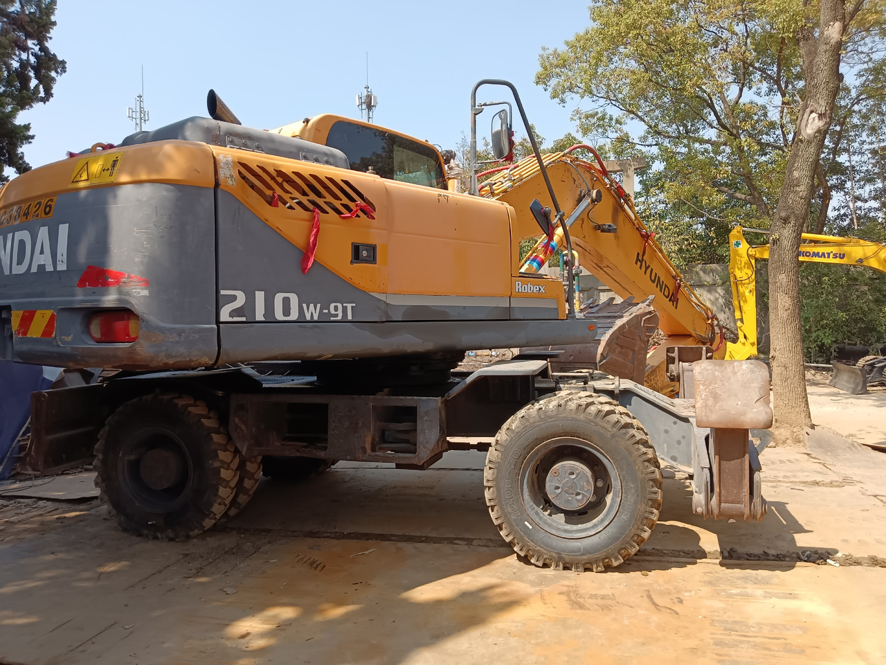 HYUNDAI R210W-9 - Колёсный экскаватор: фото 5 HYUNDAI R210W-9 - Колёсный экскаватор: фото 5