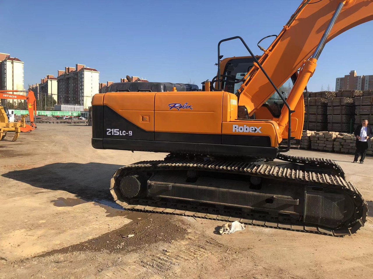 HYUNDAI R215-9 - Колёсный экскаватор: фото 5 HYUNDAI R215-9 - Колёсный экскаватор: фото 5