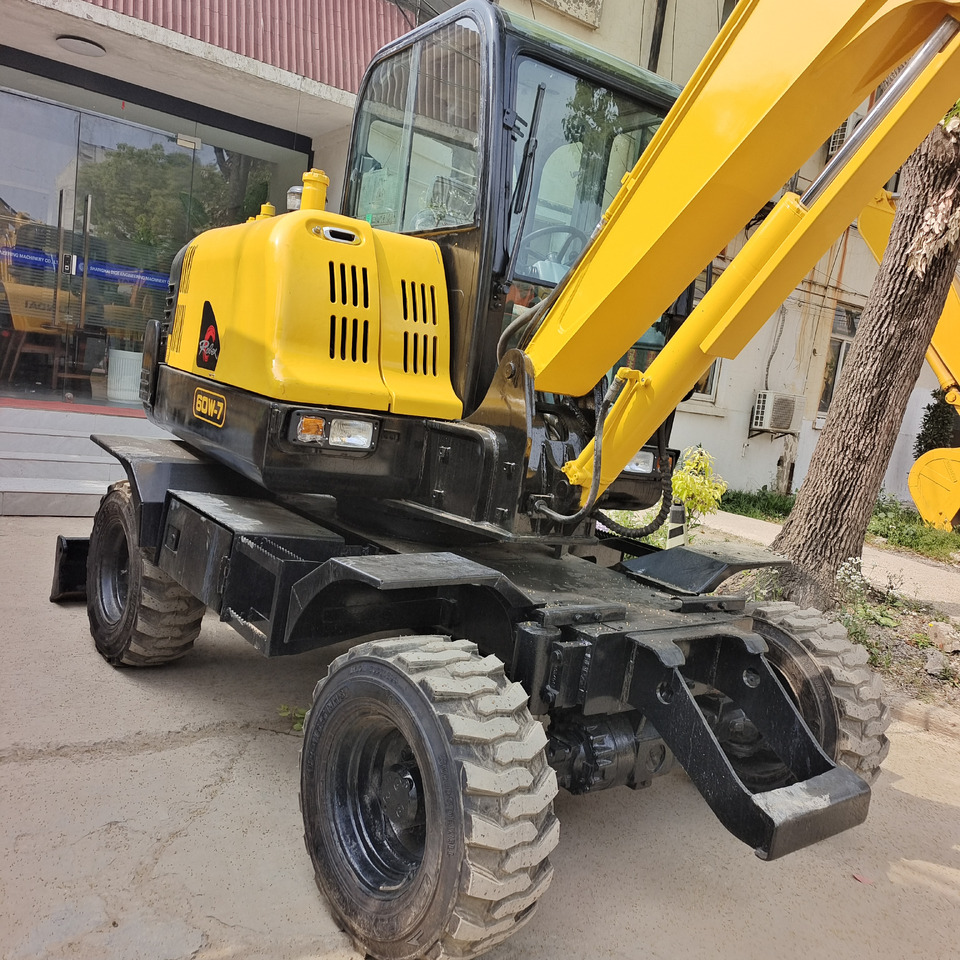 HYUNDAI R60W-7 - Колёсный экскаватор: фото 3 HYUNDAI R60W-7 - Колёсный экскаватор: фото 3