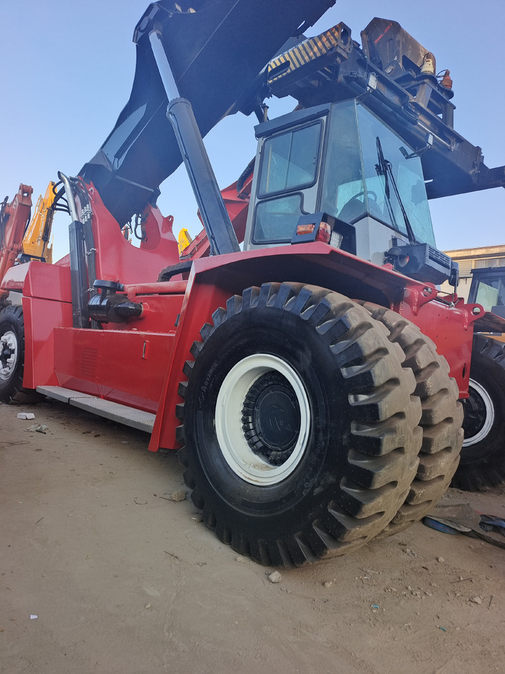 KALMAR DRF 450 45 TON REACH STACKER - Ричстакер: фото 2 KALMAR DRF 450 45 TON REACH STACKER - Ричстакер: фото 2
