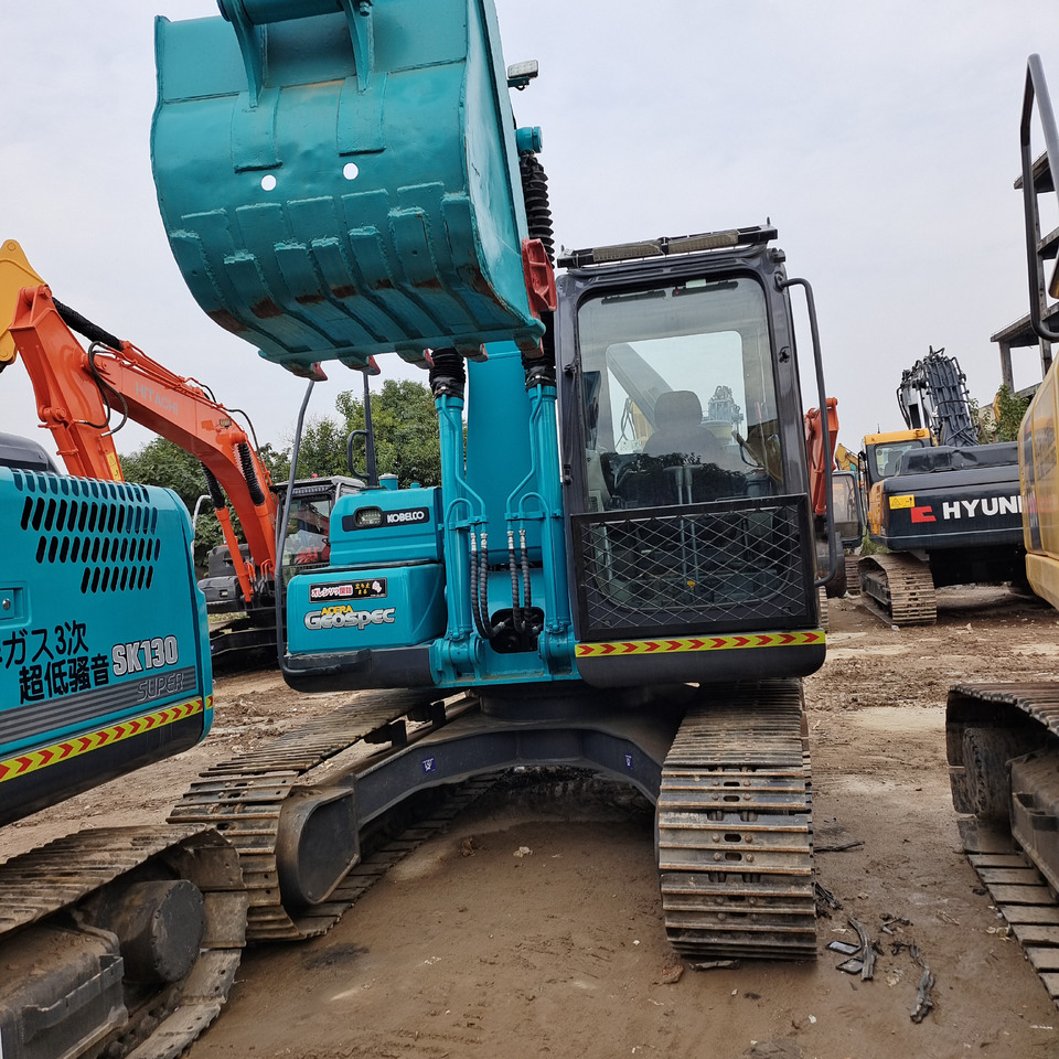 KOBELCO SK140 SK200-8 SK210LC - Гусеничный экскаватор: фото 4 KOBELCO SK140 SK200-8 SK210LC - Гусеничный экскаватор: фото 4