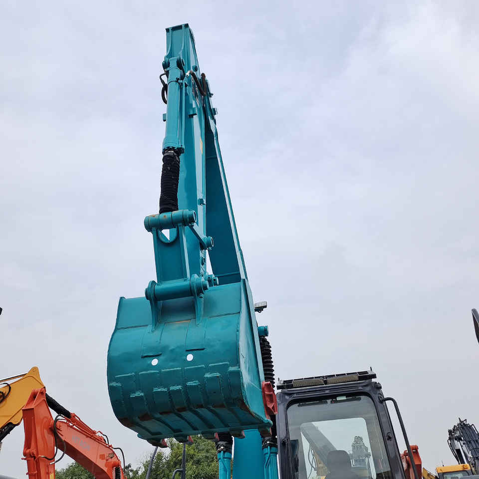KOBELCO SK140 SK200-8 SK210LC - Гусеничный экскаватор: фото 3 KOBELCO SK140 SK200-8 SK210LC - Гусеничный экскаватор: фото 3