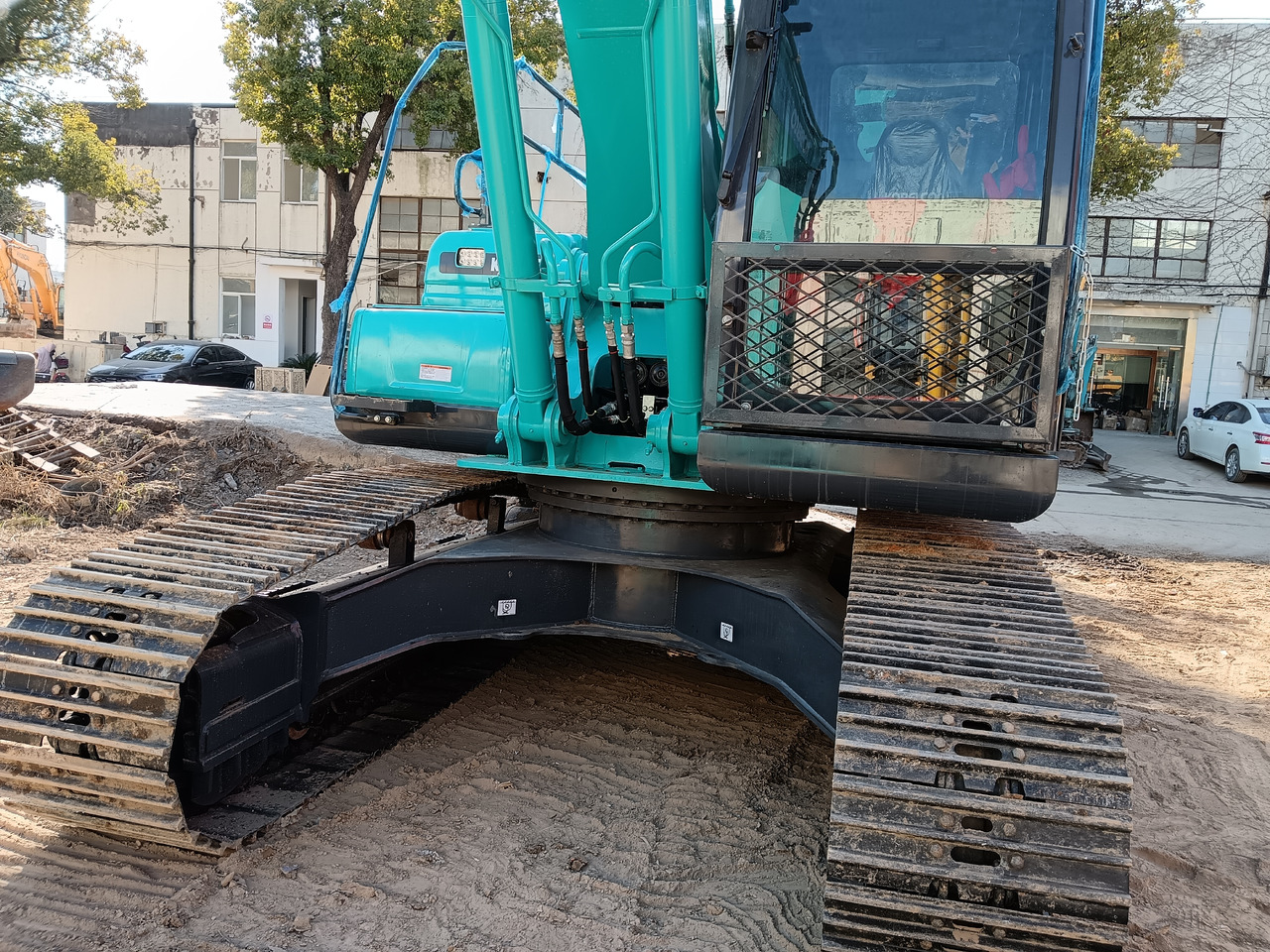 KOBELCO SK200-8 - Гусеничный экскаватор: фото 5 KOBELCO SK200-8 - Гусеничный экскаватор: фото 5