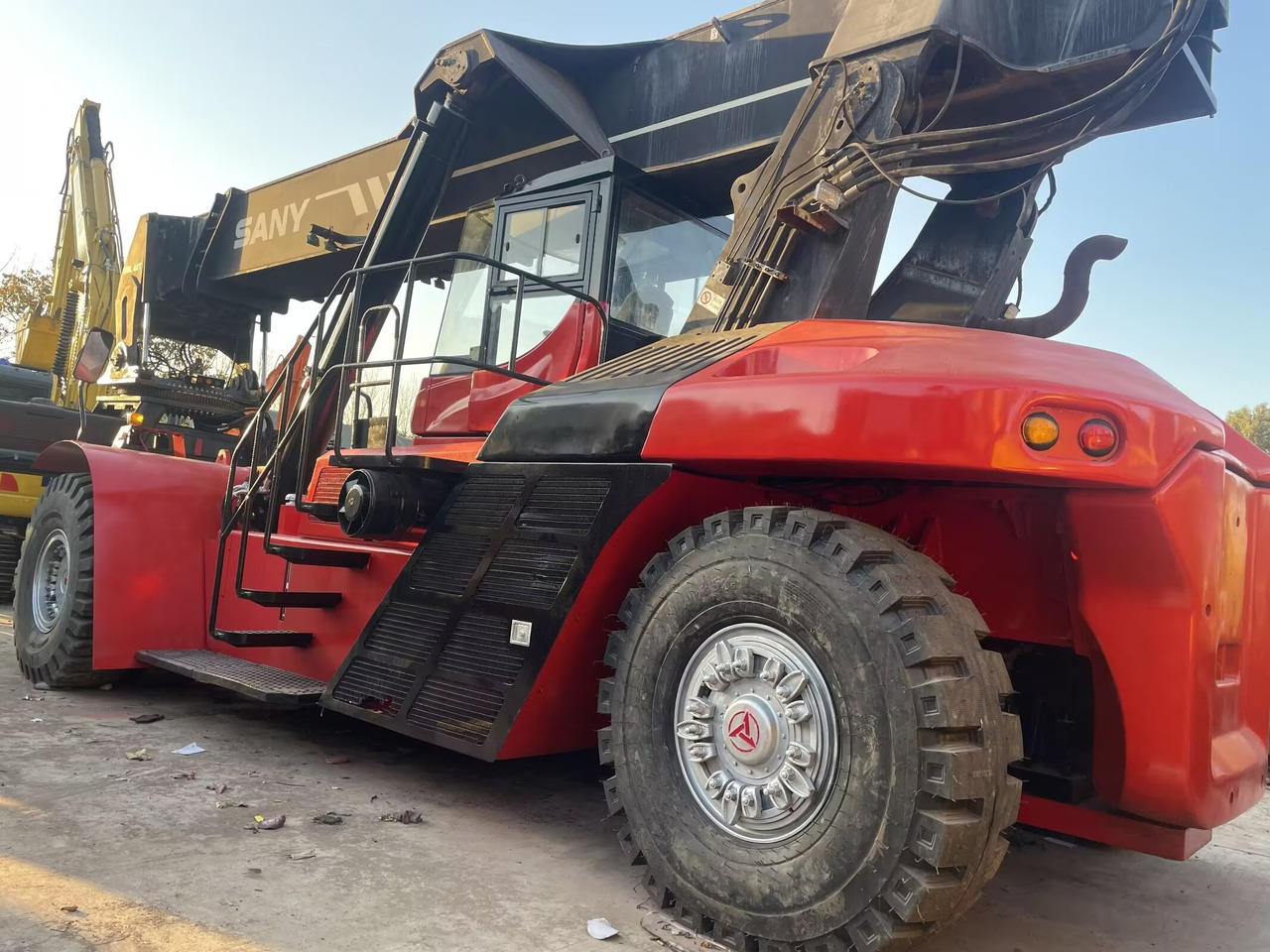 SANY SRSC 45 C30 45 TON REACH STACKER - Ричстакер: фото 5 SANY SRSC 45 C30 45 TON REACH STACKER - Ричстакер: фото 5