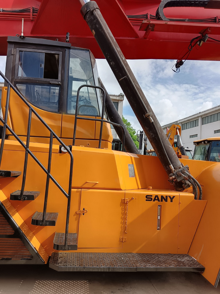 SANY SRSC45C30 45TON REACH STACKER - Ричстакер: фото 5 SANY SRSC45C30 45TON REACH STACKER - Ричстакер: фото 5