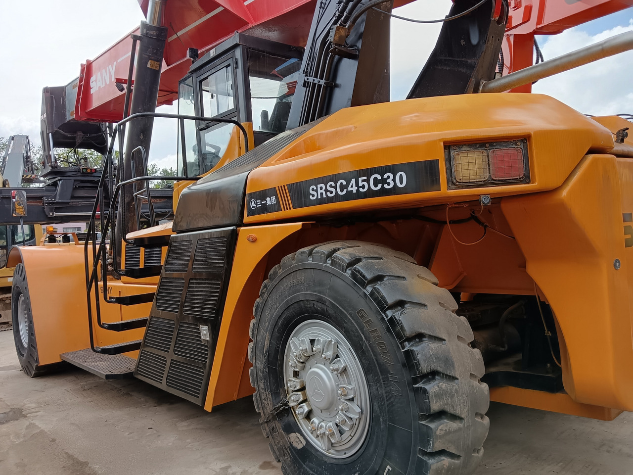 SANY SRSC45C30 REACH CRANE 45 TON - Ричстакер: фото 2 SANY SRSC45C30 REACH CRANE 45 TON - Ричстакер: фото 2