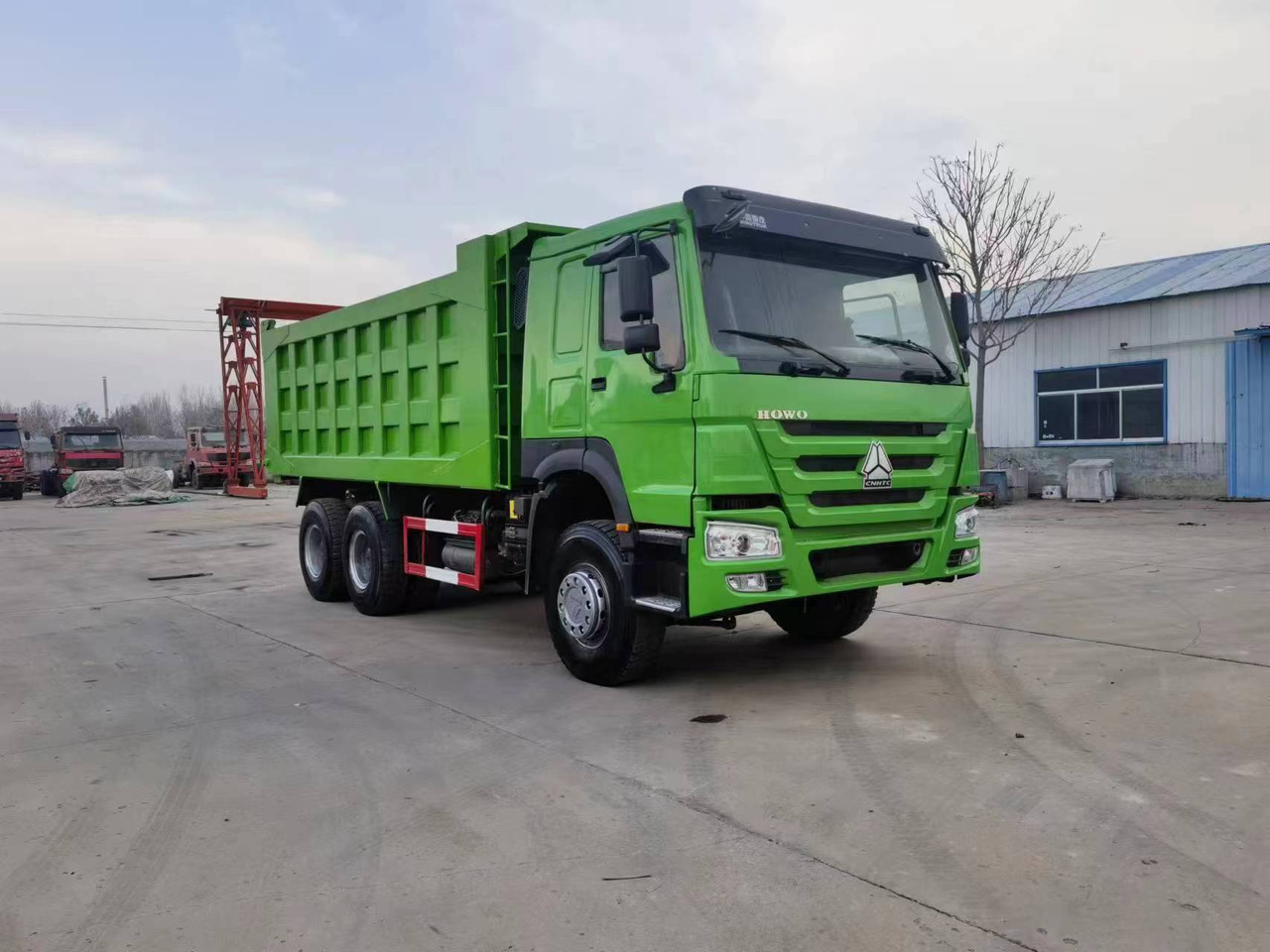 SINOTRUK HOWO 6*4 DUMP TRUCK - Самосвал: фото 3 SINOTRUK HOWO 6*4 DUMP TRUCK - Самосвал: фото 3