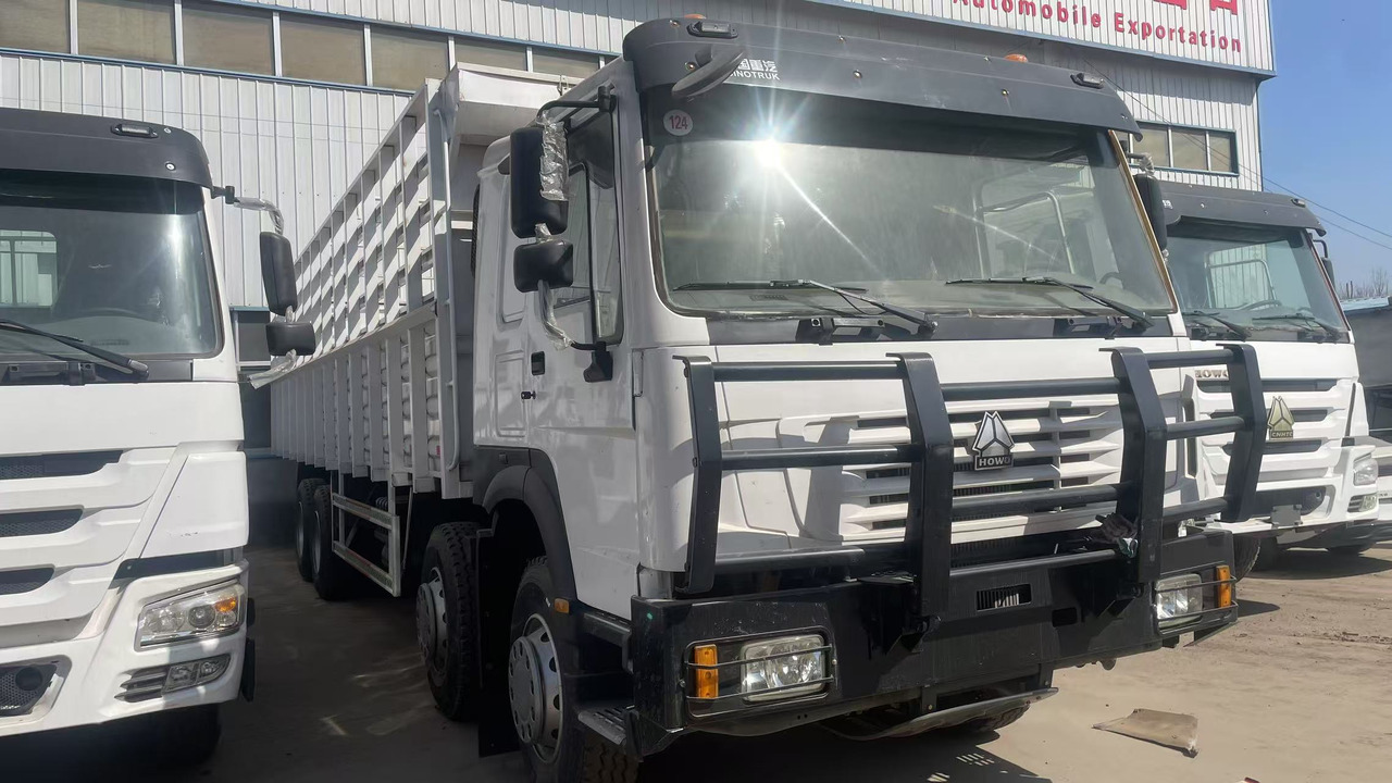 SINOTRUK HOWO 8*4 WITH FENCE - Самосвал: фото 3 SINOTRUK HOWO 8*4 WITH FENCE - Самосвал: фото 3