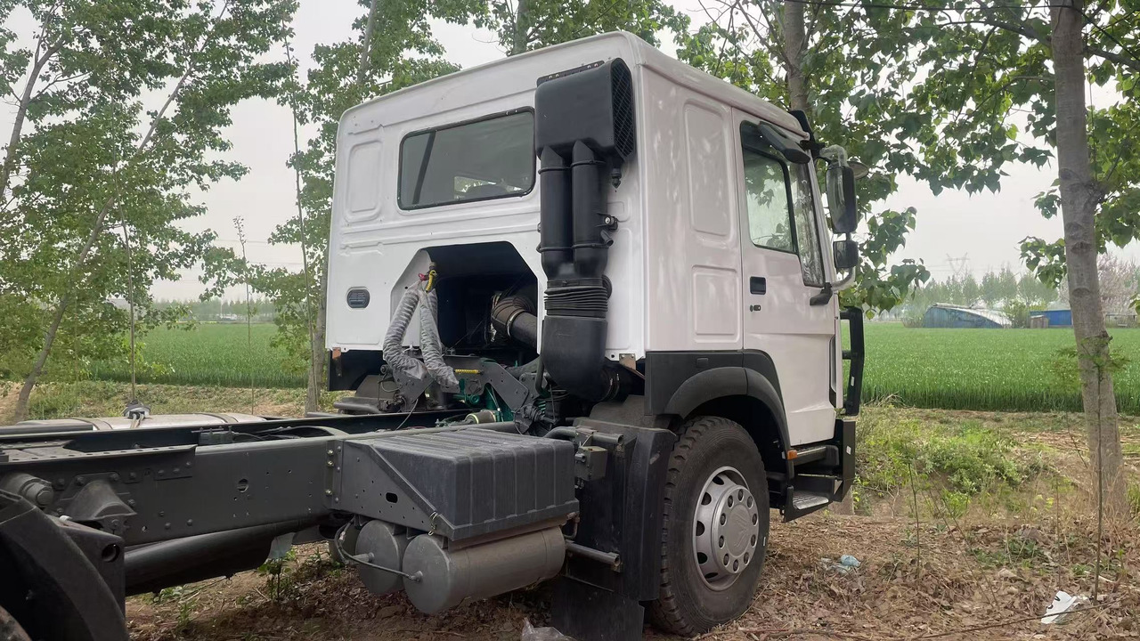 SINOTRUK HOWO 4*2 - Тягач: фото 4 SINOTRUK HOWO 4*2 - Тягач: фото 4