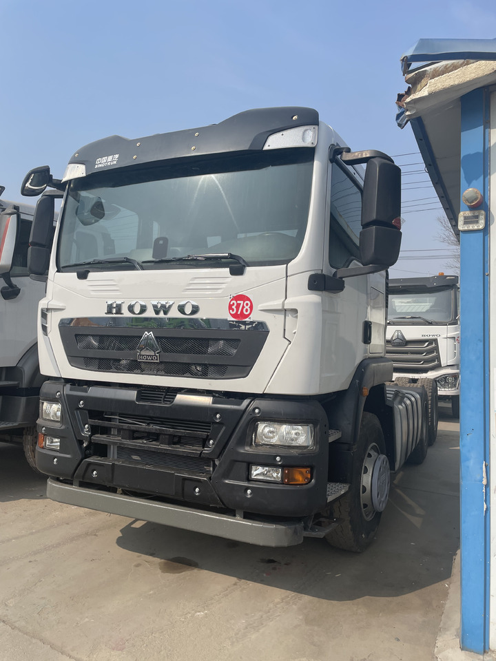 SINOTRUK HOWO 420HP TRACTOR HEAD - Тягач: фото 3 SINOTRUK HOWO 420HP TRACTOR HEAD - Тягач: фото 3