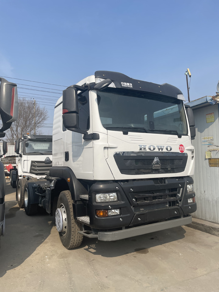 SINOTRUK HOWO 420HP TRACTOR HEAD - Тягач: фото 2 SINOTRUK HOWO 420HP TRACTOR HEAD - Тягач: фото 2