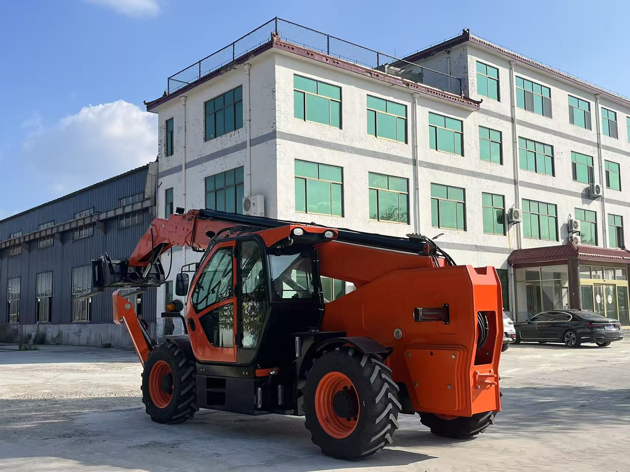 XCMG 17.5 METER BRAND NEW - Телескопический погрузчик: фото 3 XCMG 17.5 METER BRAND NEW - Телескопический погрузчик: фото 3