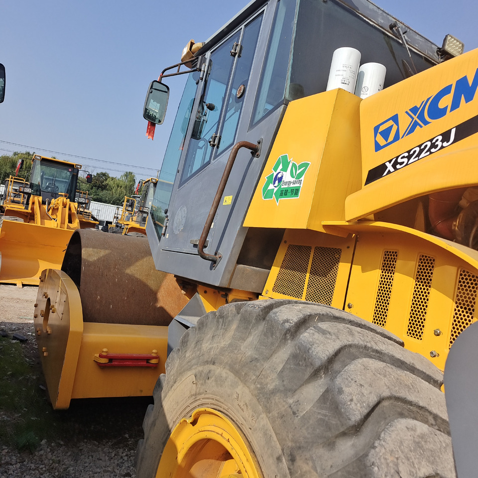 XCMG XS223J - Дорожный каток: фото 2 XCMG XS223J - Дорожный каток: фото 2