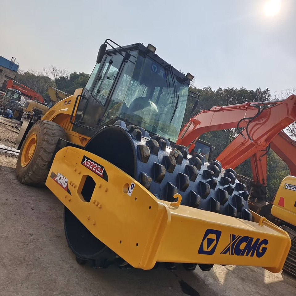 XCMG XS223J - Дорожный каток: фото 1 XCMG XS223J - Дорожный каток: фото 1