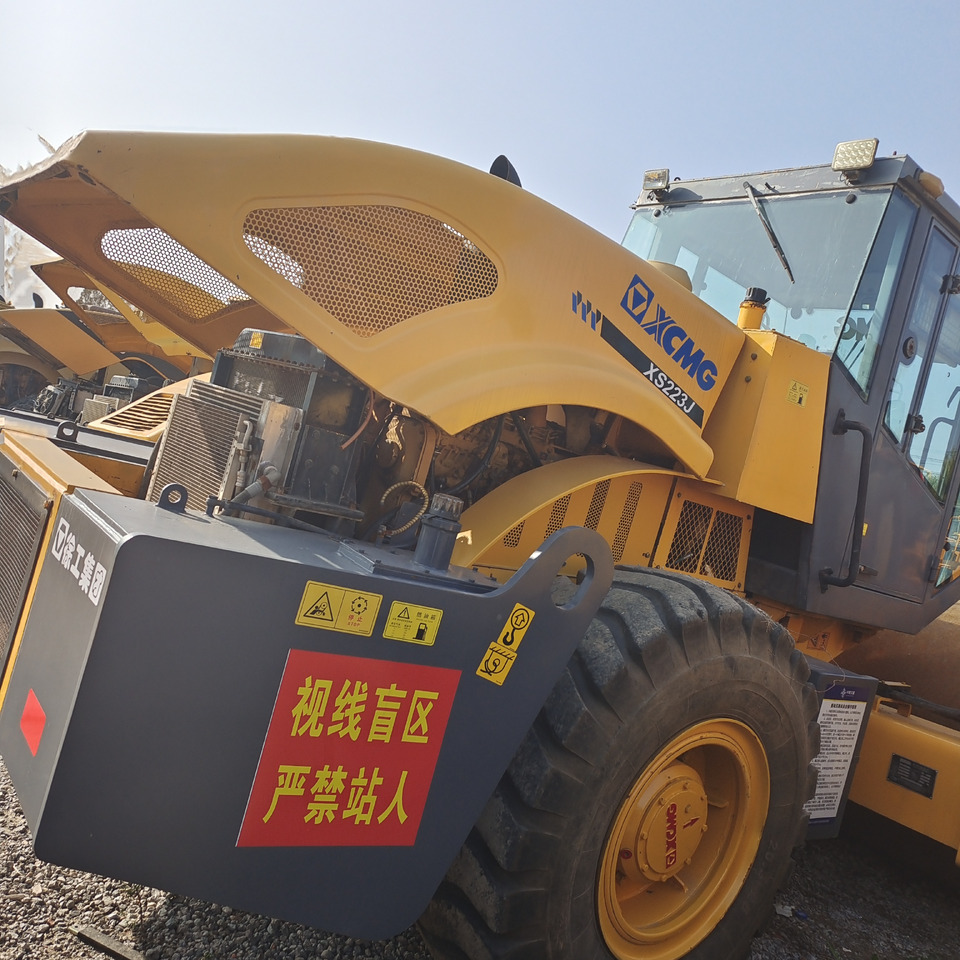 XCMG XS223J - Дорожный каток: фото 3 XCMG XS223J - Дорожный каток: фото 3