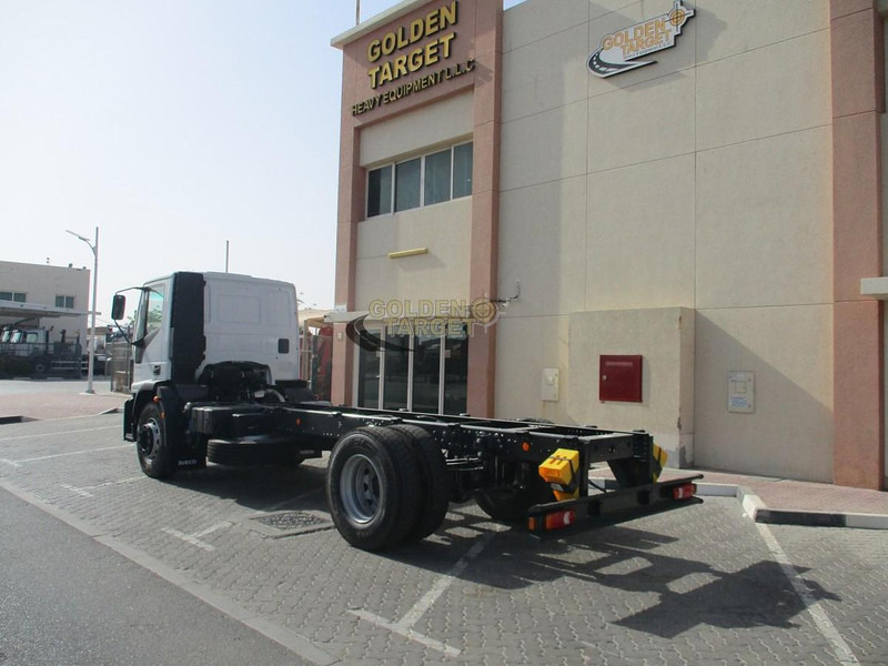 Iveco EUROCARGO 180E28 - Шасси полуприцеп: фото 4 Iveco EUROCARGO 180E28 - Шасси полуприцеп: фото 4