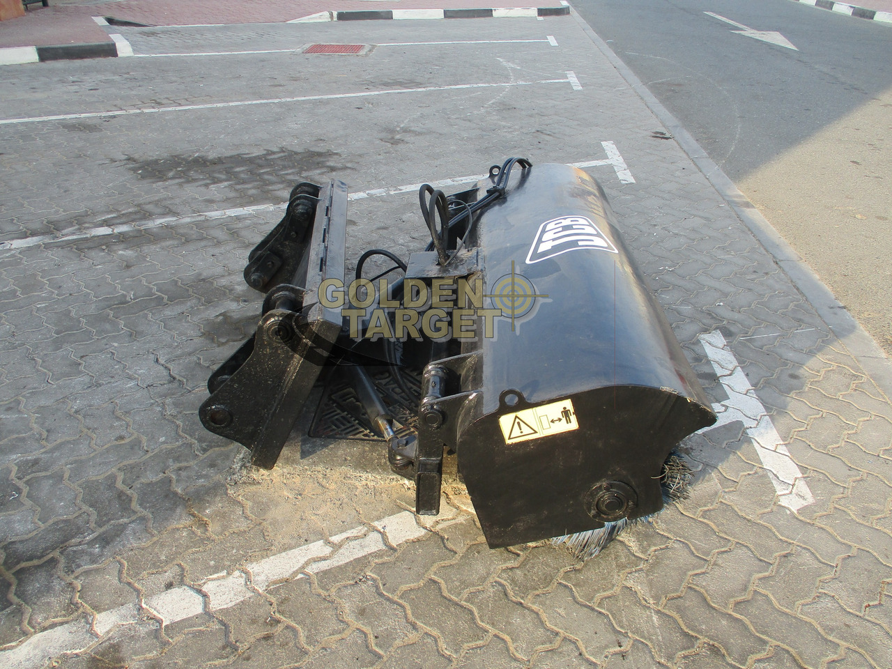 JCB Broom Attachment - Щетка для Мини-погрузчиков с бортовым поворотом: фото 2 JCB Broom Attachment - Щетка для Мини-погрузчиков с бортовым поворотом: фото 2