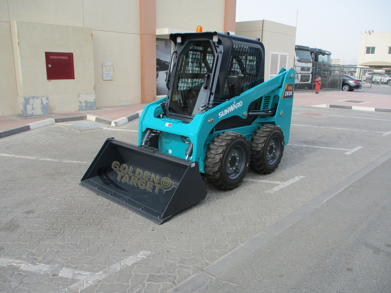 SUNWARD SWL2820 Skid Steer - Мини-погрузчик с бортовым поворотом: фото 2 SUNWARD SWL2820 Skid Steer - Мини-погрузчик с бортовым поворотом: фото 2