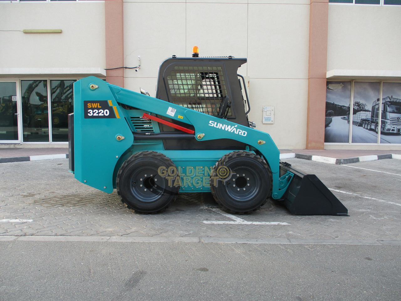 SUNWARD SWL3220 Skid Steer - Мини-погрузчик с бортовым поворотом: фото 5 SUNWARD SWL3220 Skid Steer - Мини-погрузчик с бортовым поворотом: фото 5