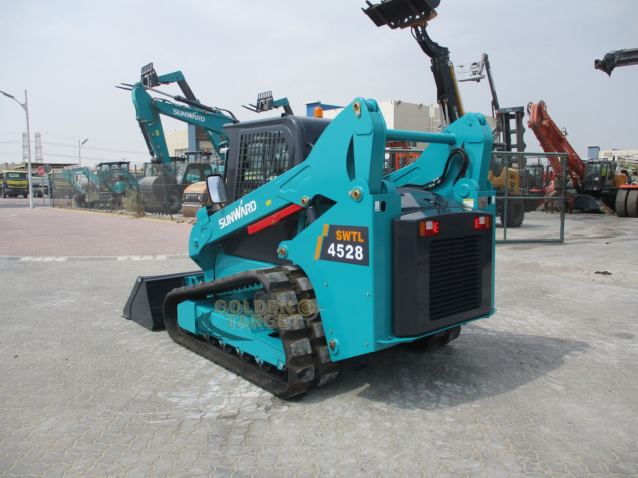 SUNWARD SWTL4528 Skid Steer - Мини-погрузчик с бортовым поворотом: фото 4 SUNWARD SWTL4528 Skid Steer - Мини-погрузчик с бортовым поворотом: фото 4