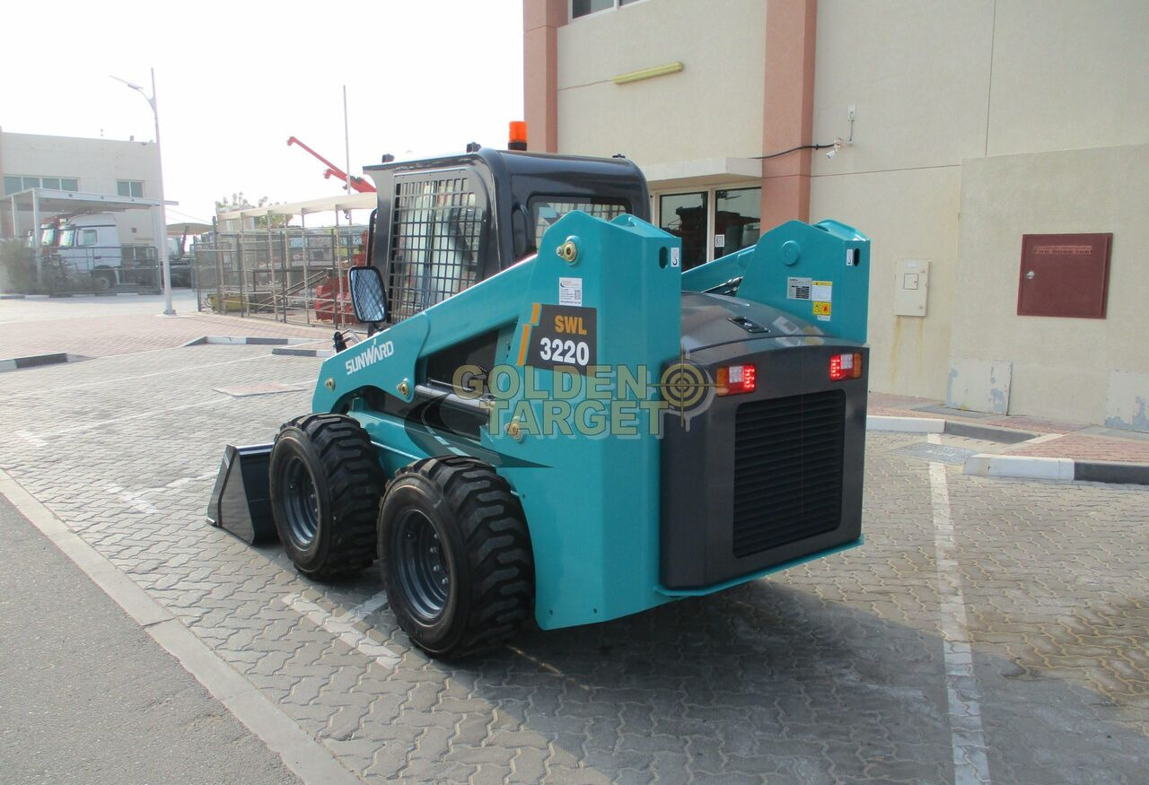 Sunward 3220 Skid Steer Loader - Мини-погрузчик с бортовым поворотом: фото 3 Sunward 3220 Skid Steer Loader - Мини-погрузчик с бортовым поворотом: фото 3