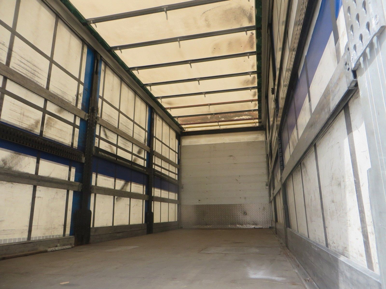 DAF CF320 4x2 18T Curtainside 7.70m в лизинг DAF CF320 4x2 18T Curtainside 7.70m: фото 7 DAF CF320 4x2 18T Curtainside 7.70m в лизинг DAF CF320 4x2 18T Curtainside 7.70m: фото 7