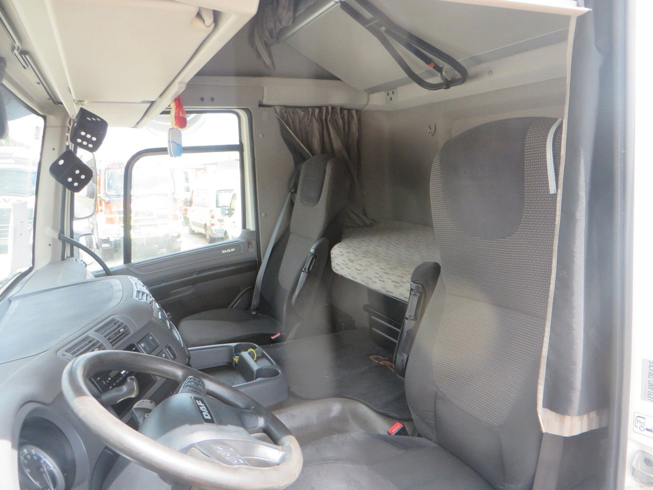 DAF CF320 4x2 18T Curtainside 7.70m в лизинг DAF CF320 4x2 18T Curtainside 7.70m: фото 11 DAF CF320 4x2 18T Curtainside 7.70m в лизинг DAF CF320 4x2 18T Curtainside 7.70m: фото 11