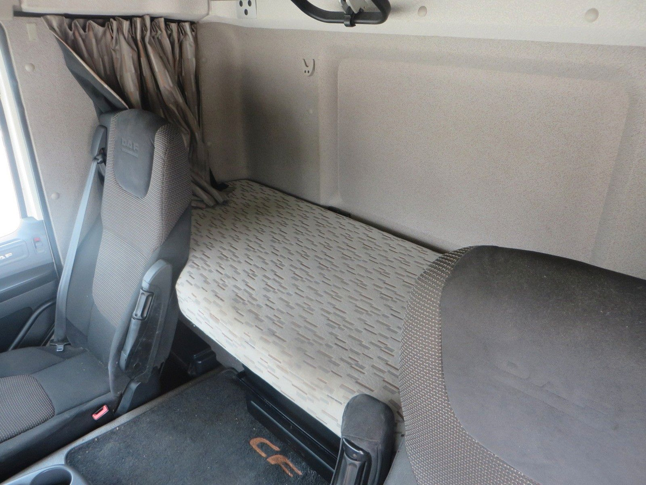 DAF CF320 4x2 18T Curtainside 7.70m в лизинг DAF CF320 4x2 18T Curtainside 7.70m: фото 13 DAF CF320 4x2 18T Curtainside 7.70m в лизинг DAF CF320 4x2 18T Curtainside 7.70m: фото 13