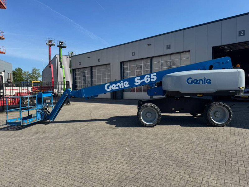 Genie S 65 - Телескопический подъемник: фото 1 Genie S 65 - Телескопический подъемник: фото 1