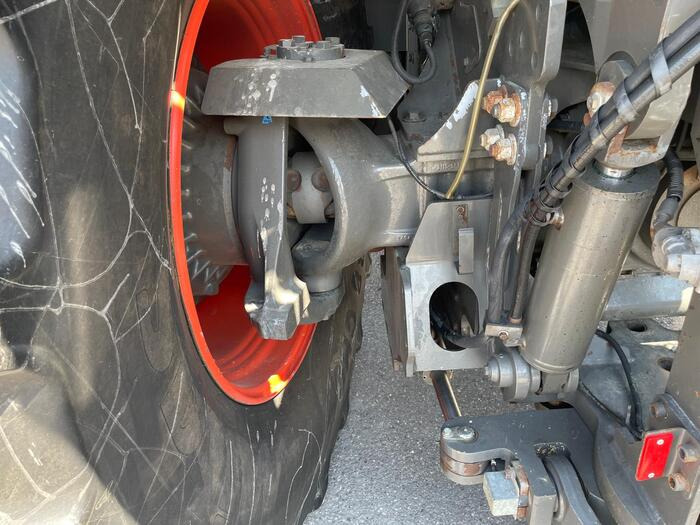 Claas Xerion 4000 - Трактор: фото 2 Claas Xerion 4000 - Трактор: фото 2