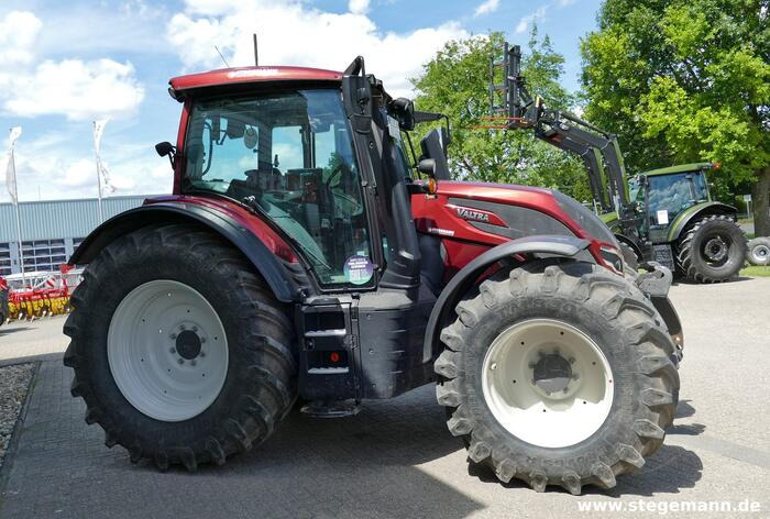 Valtra N155 - Трактор: фото 2 Valtra N155 - Трактор: фото 2