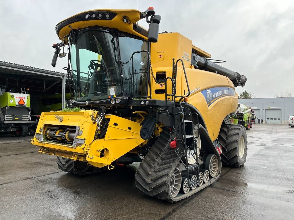 New Holland CR 9.90 - Зерноуборочный комбайн: фото 3 New Holland CR 9.90 - Зерноуборочный комбайн: фото 3