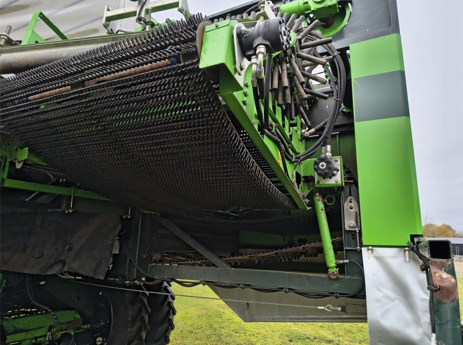 Картофелеуборочный комбайн AVR Spirit 9200CR: фото 13 Картофелеуборочный комбайн AVR Spirit 9200CR: фото 13