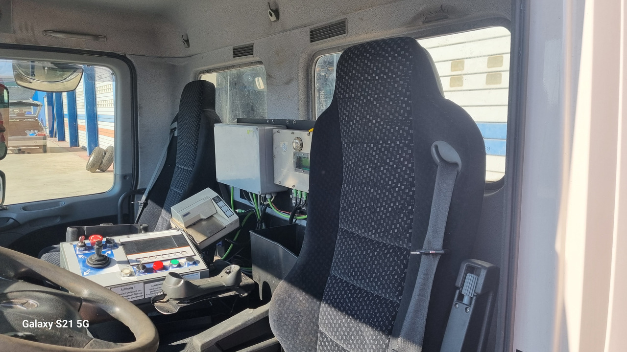 MERCEDES ACTROS MP3 - Кабина: фото 2 MERCEDES ACTROS MP3 - Кабина: фото 2
