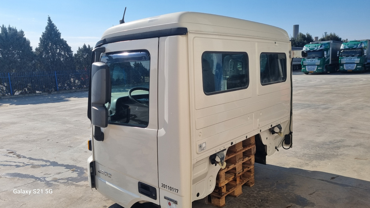 MERCEDES ACTROS MP3 - Кабина: фото 5 MERCEDES ACTROS MP3 - Кабина: фото 5