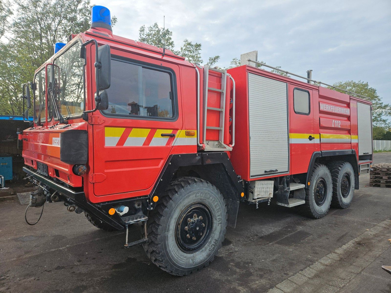 MAN KAT 6x6 Tanklöschfahrzeug - Грузовик-цистерна: фото 1 MAN KAT 6x6 Tanklöschfahrzeug - Грузовик-цистерна: фото 1