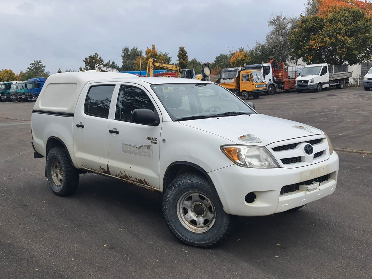 Toyota Hilux Double Cab 4x4 - Внедорожник: фото 2 Toyota Hilux Double Cab 4x4 - Внедорожник: фото 2