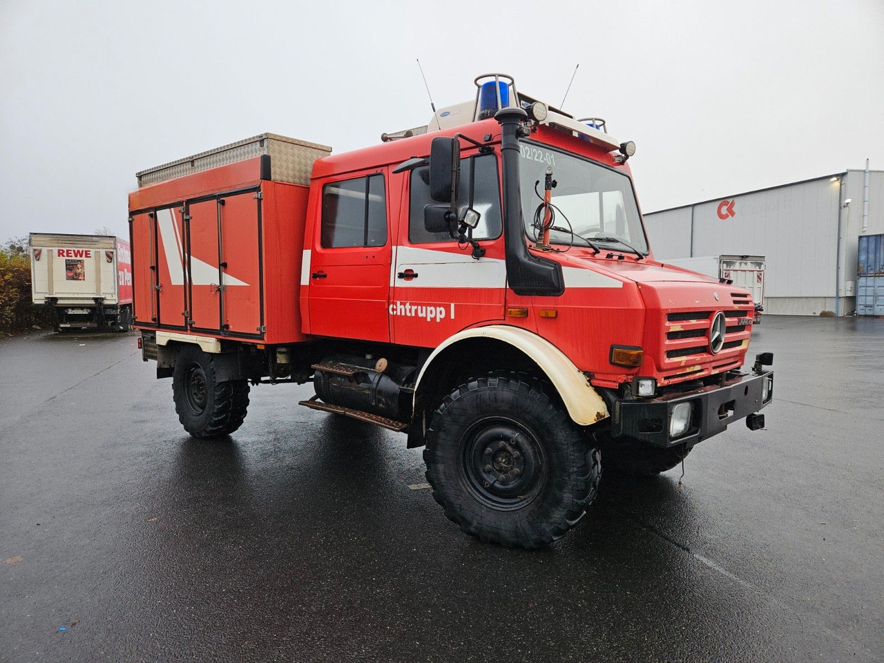 Unimog U4000 4x4 DOKA Tanklöschfahrzeug Feuerwehr - Грузовик-цистерна: фото 1 Unimog U4000 4x4 DOKA Tanklöschfahrzeug Feuerwehr - Грузовик-цистерна: фото 1