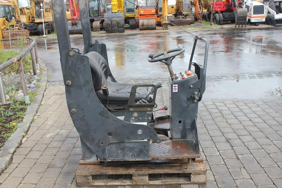 Bomag BW 100 AC 3 - Кабина и интерьер для Комбинированных катков: фото 1 Bomag BW 100 AC 3 - Кабина и интерьер для Комбинированных катков: фото 1