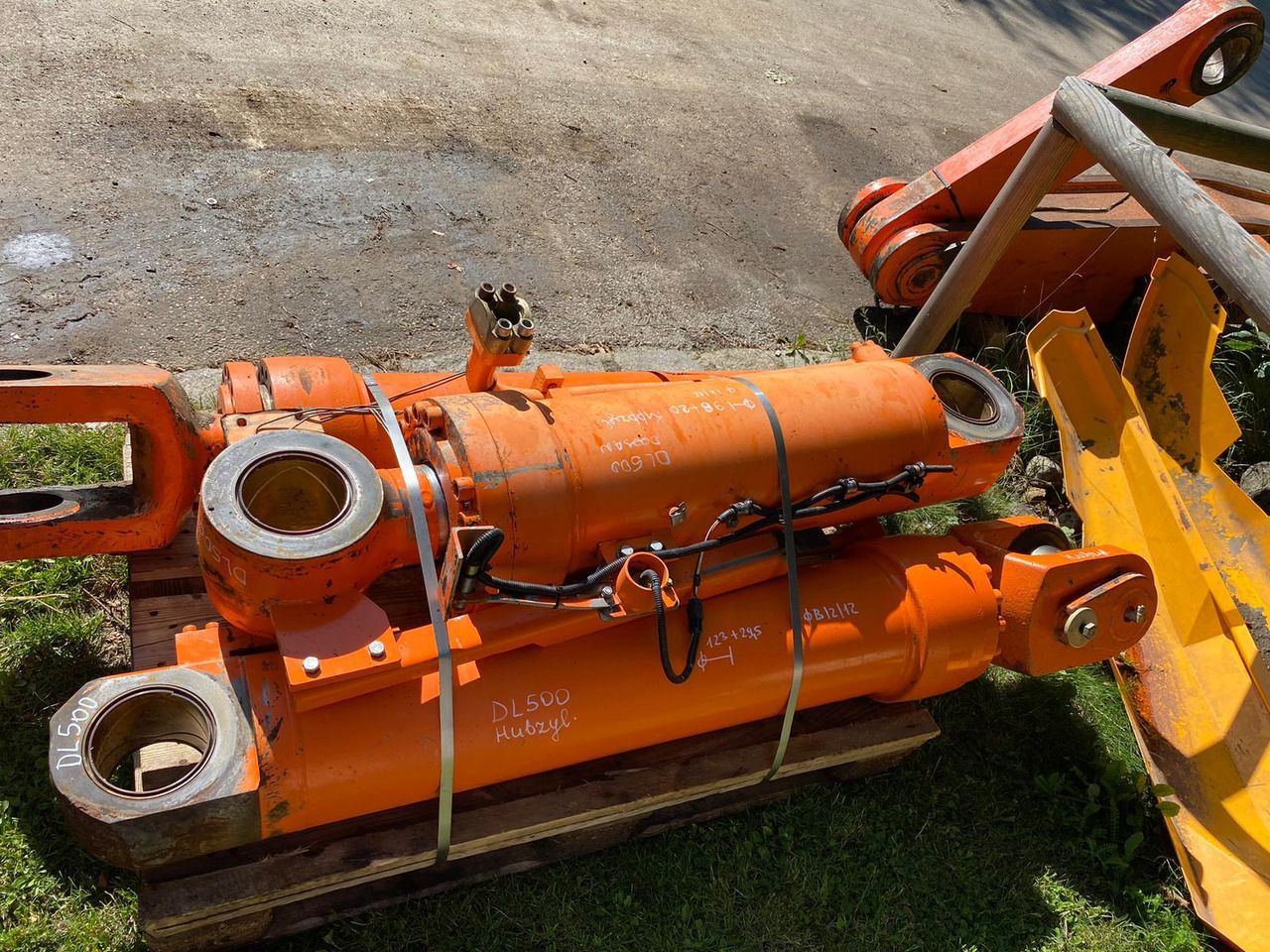Doosan DL 500 - Гидравлический цилиндр для Строительной техники: фото 4 Doosan DL 500 - Гидравлический цилиндр для Строительной техники: фото 4
