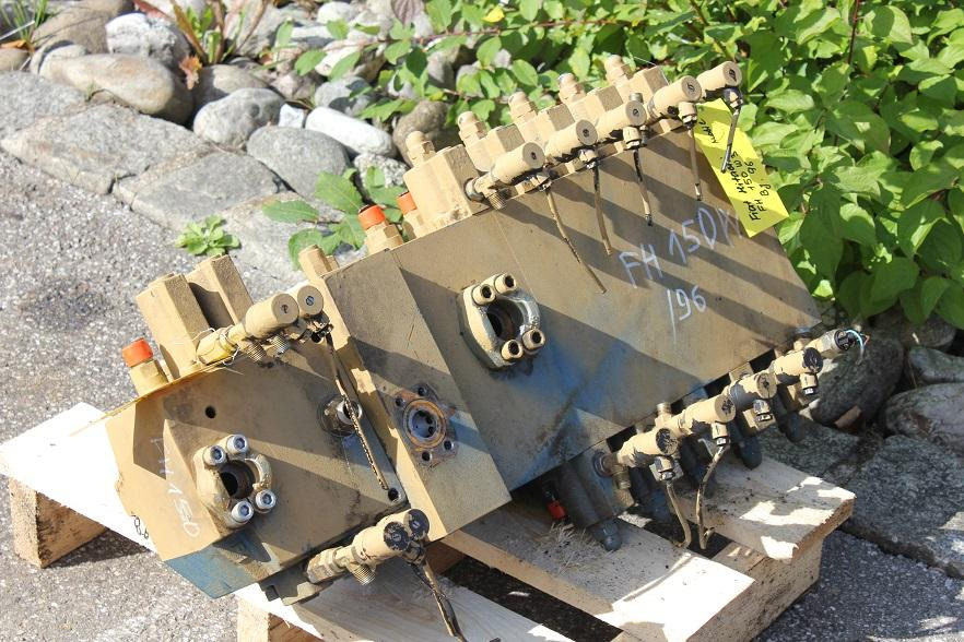 Fiat-Hitachi FH 150 - Гидравлический клапан для Строительной техники: фото 1 Fiat-Hitachi FH 150 - Гидравлический клапан для Строительной техники: фото 1