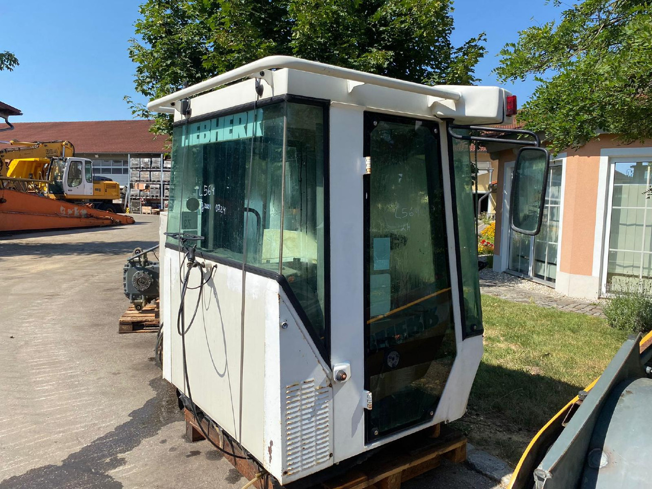 Liebherr L 564 - Кабина для Строительной техники: фото 2 Liebherr L 564 - Кабина для Строительной техники: фото 2