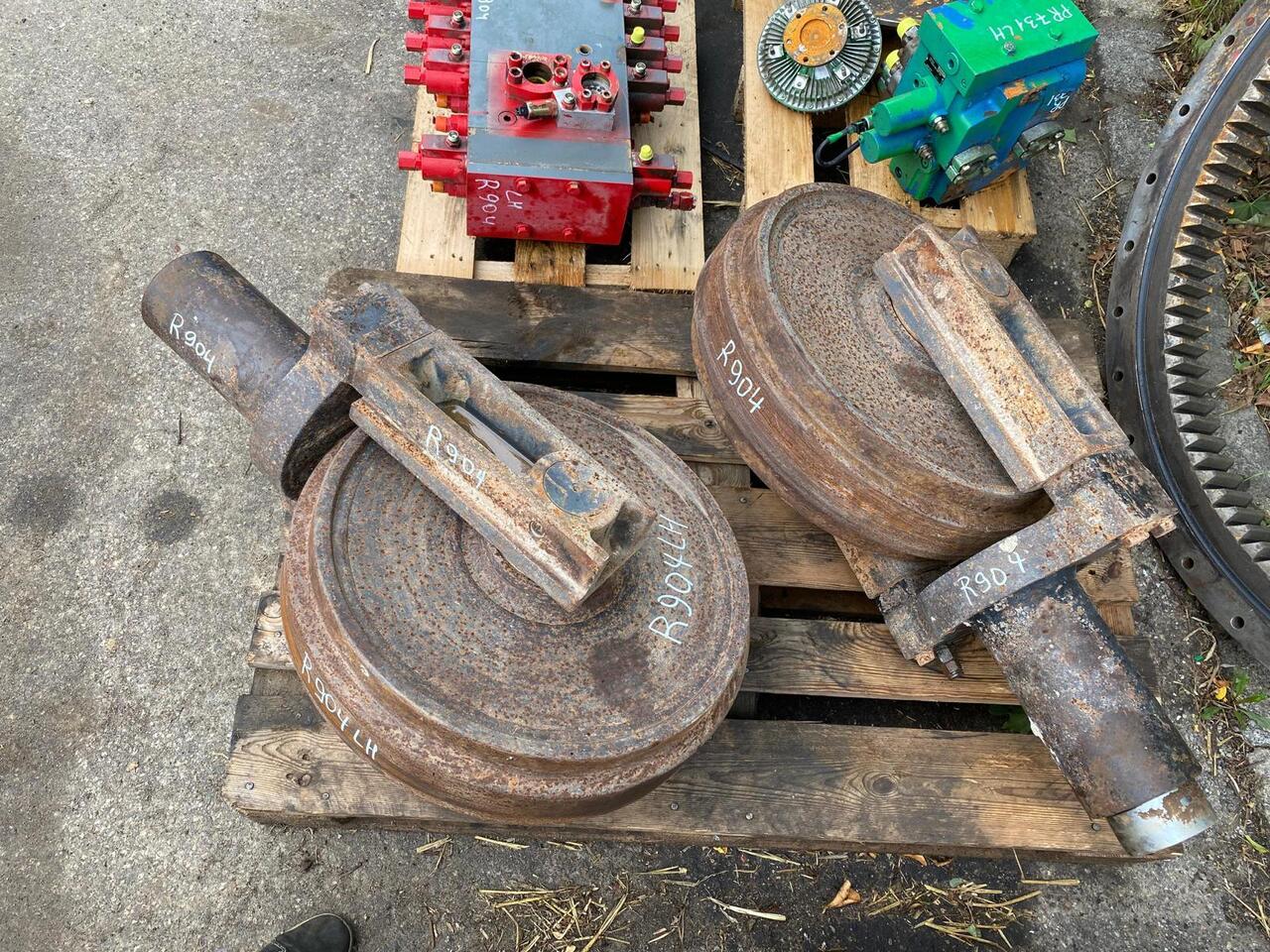 Liebherr R 904 - Запчасти ходовой части для Строительной техники: фото 1 Liebherr R 904 - Запчасти ходовой части для Строительной техники: фото 1