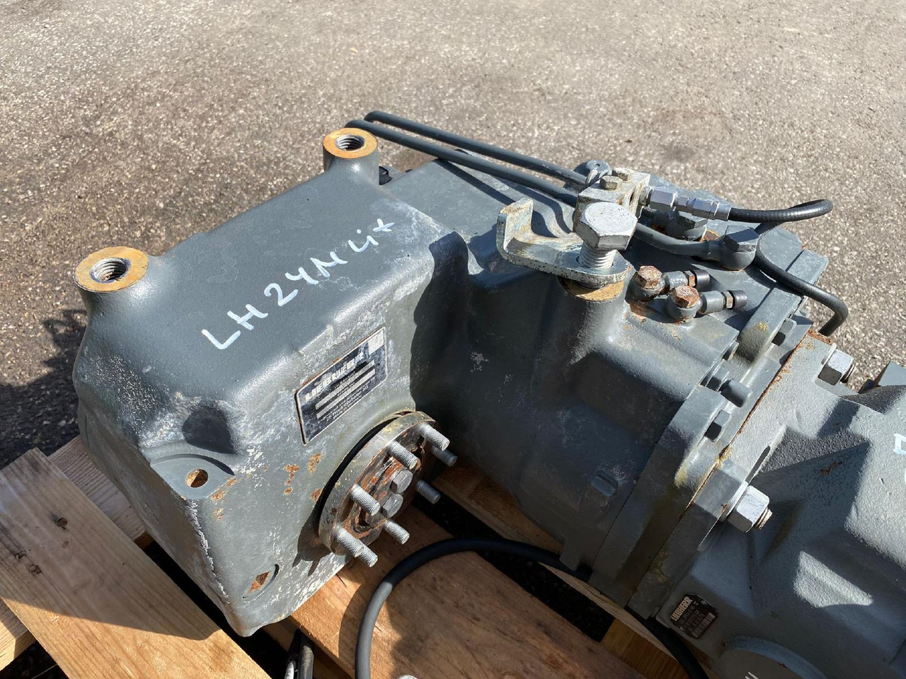 Liebherr ZF aus LH 24M - Коробка передач для Строительной техники: фото 1 Liebherr ZF aus LH 24M - Коробка передач для Строительной техники: фото 1