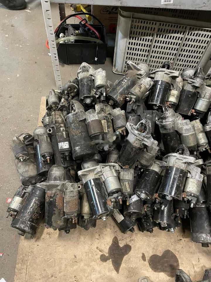 Bosch Iveco Daily 12V 0001109306 light - Стартер для Коммерческих автомобилей: фото 4 Bosch Iveco Daily 12V 0001109306 light - Стартер для Коммерческих автомобилей: фото 4