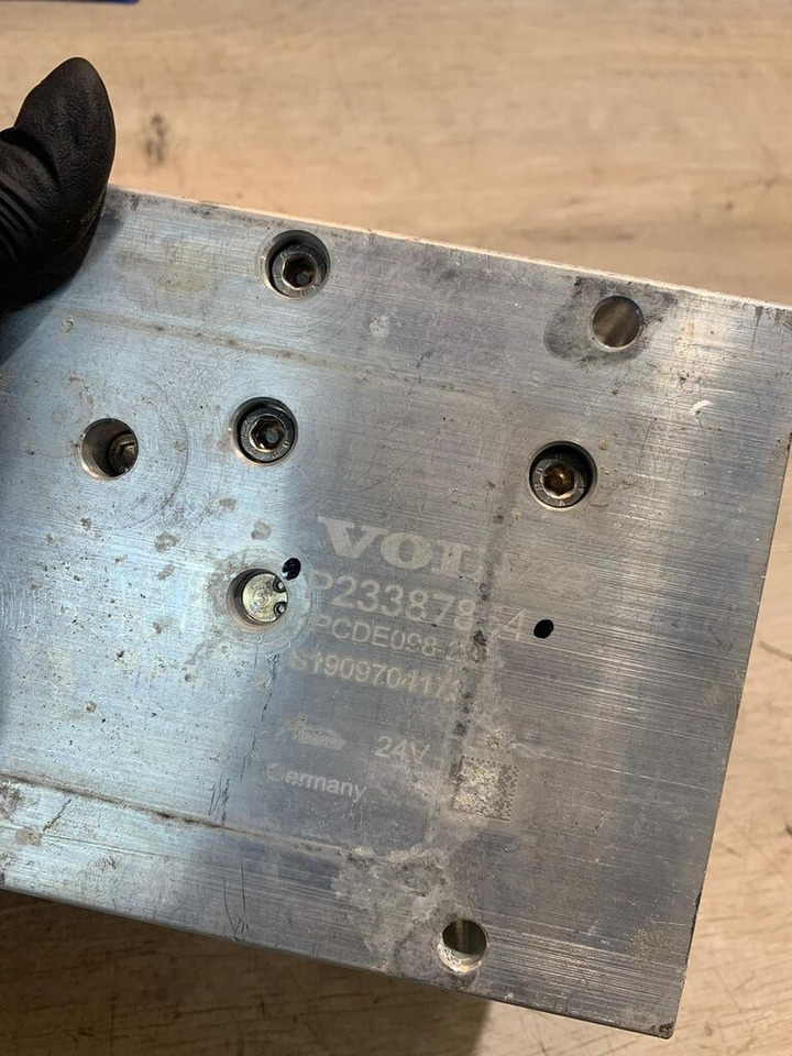 Euro 6 Volvo 23387854 do regeneracji 24V 23387854 - Глушитель/ Выхлопная система для Грузовиков: фото 2 Euro 6 Volvo 23387854 do regeneracji 24V 23387854 - Глушитель/ Выхлопная система для Грузовиков: фото 2