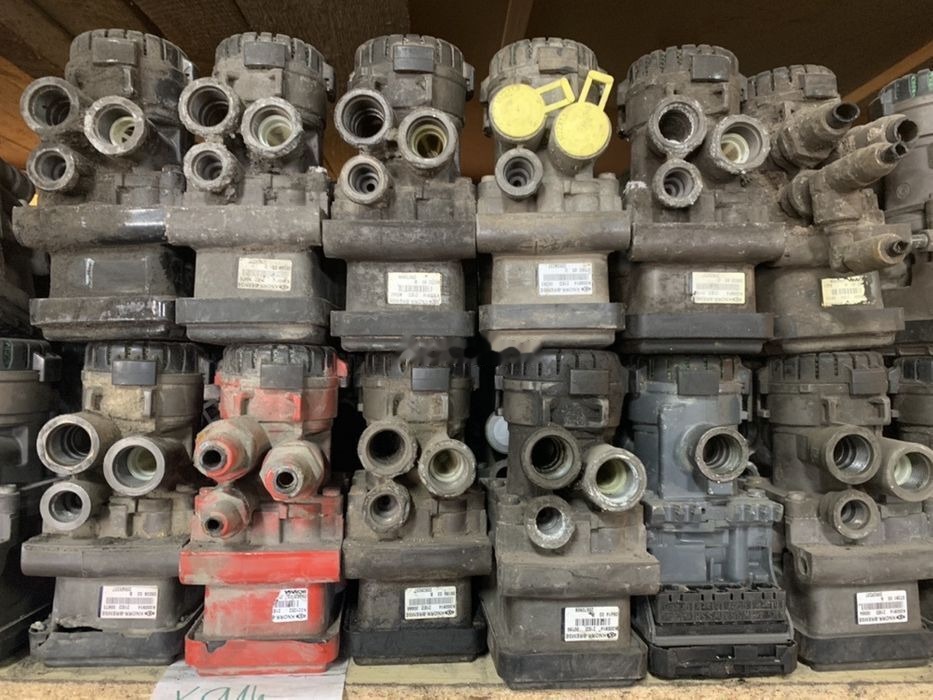 Knorr-Bremse Przód K000085 K000913 Scania Volvo RENAULT MAN K000913 K000085 K000914 - Тормозной клапан для Грузовиков: фото 1 Knorr-Bremse Przód K000085 K000913 Scania Volvo RENAULT MAN K000913 K000085 K000914 - Тормозной клапан для Грузовиков: фото 1