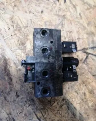 ZAWÓR OTWIERANIA DRZWI 3 CEWKI WABCO DO AUTOBUSÓW MERCEDES MAN D 472600022 - Тормозной клапан для Грузовиков: фото 3 ZAWÓR OTWIERANIA DRZWI 3 CEWKI WABCO DO AUTOBUSÓW MERCEDES MAN D 472600022 - Тормозной клапан для Грузовиков: фото 3