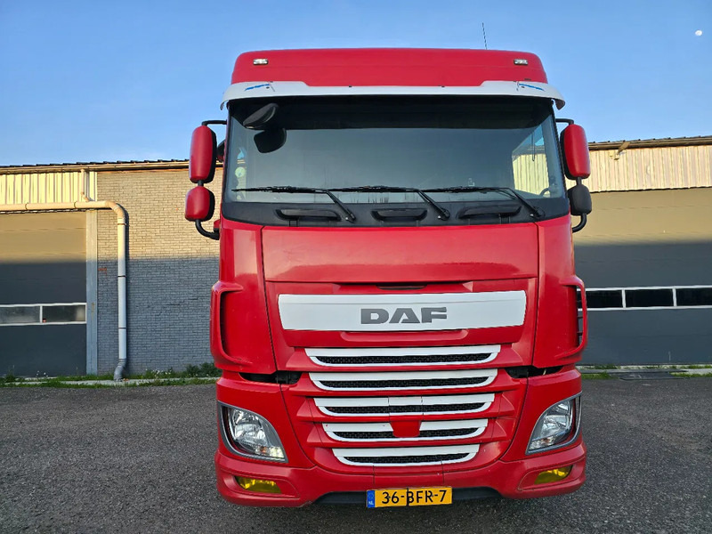 DAF XF 440 Euro 6 2015 - Тягач: фото 2 DAF XF 440 Euro 6 2015 - Тягач: фото 2
